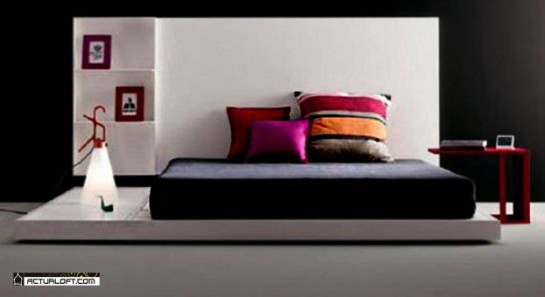 Cama. Look minimalista, el detalle de las repisas en el espaldar en ideal para tus retratos de momentos felices, genial mesa para PC, ideal para tu hogar, Ref.A 007