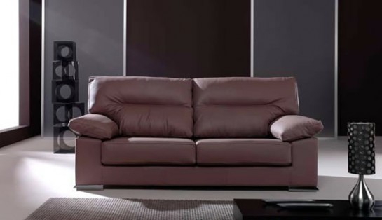 SOFA diseño masculino y voluminoso Detalles refinados en las costuras para un look suave y acolchado Cojines extra suaves. Rfe.S 006